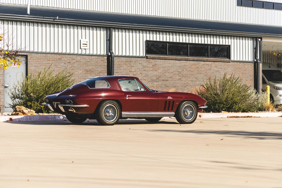 1966 Chevrolet Corvette C2 - Image 13 of 31