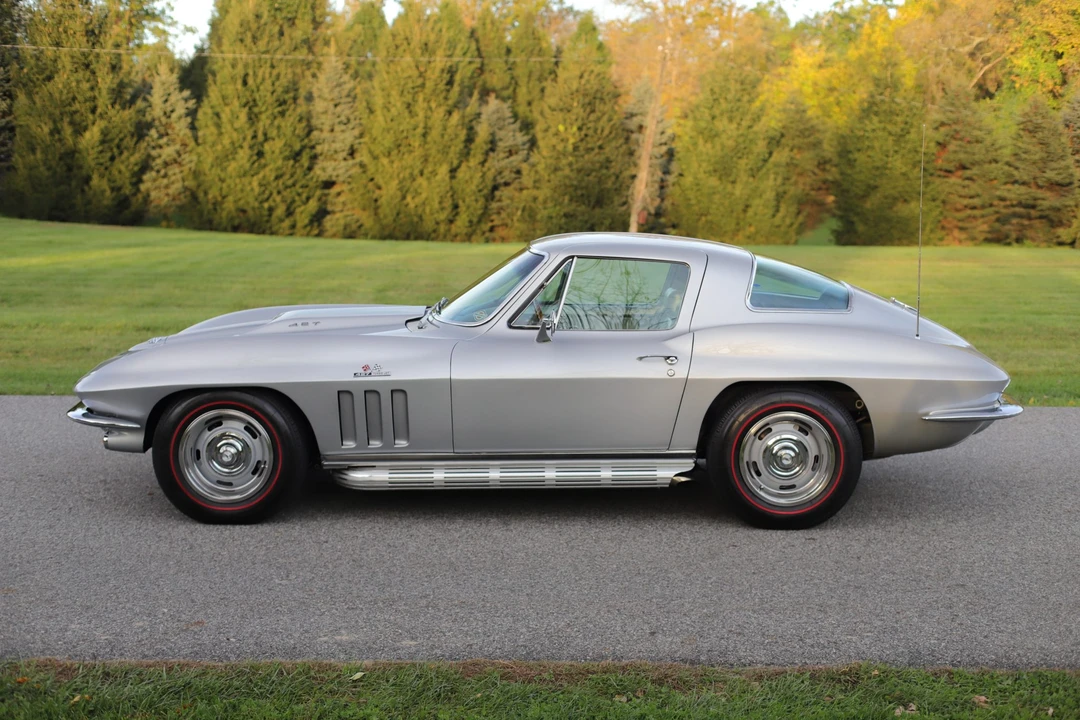 1966 Chevrolet Corvette C2 - Image 25 of 31