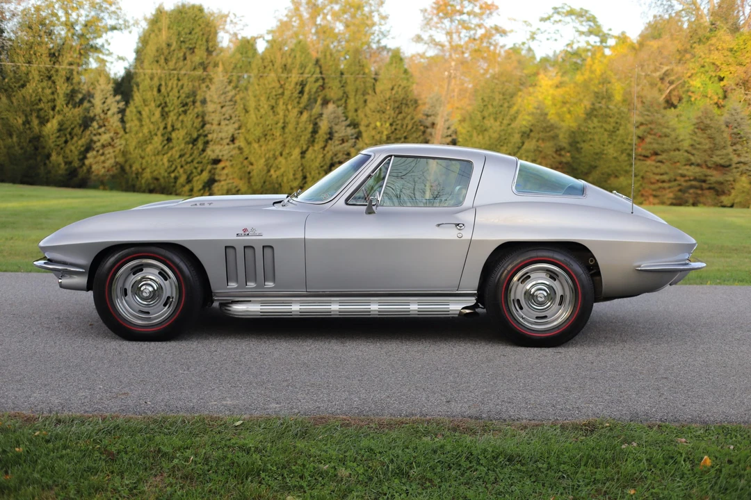 1966 Chevrolet Corvette C2 - Image 24 of 31