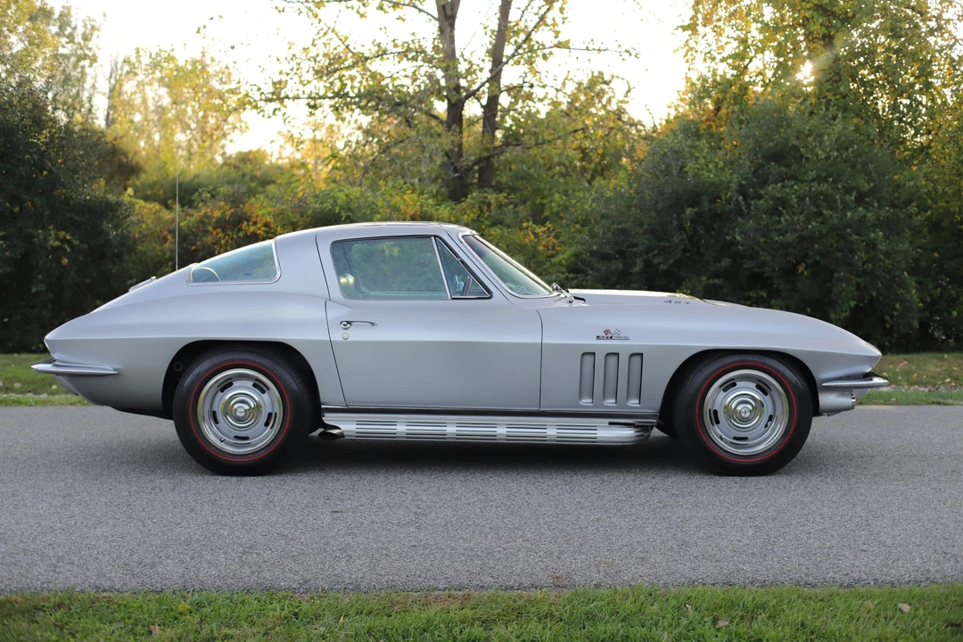 1966 Chevrolet Corvette C2 - Image 12 of 31