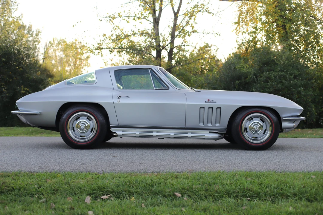 1966 Chevrolet Corvette C2 - Image 11 of 31