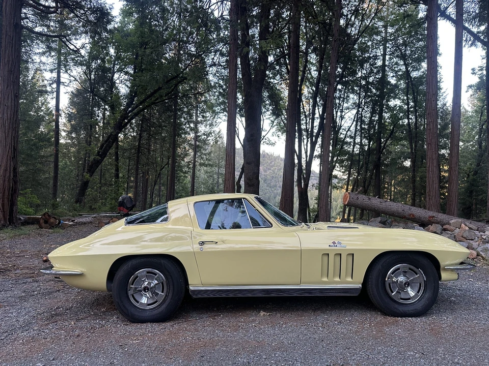 1966 Chevrolet Corvette C2 - Image 17 of 31
