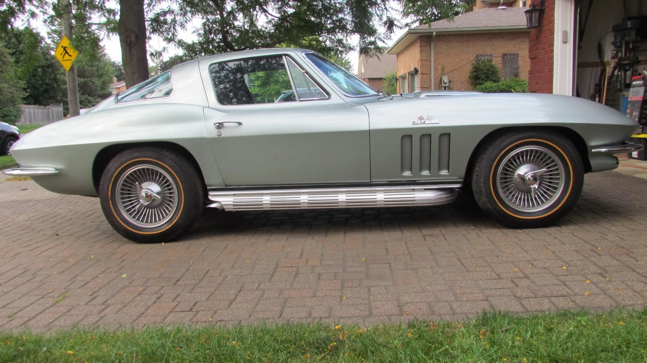 1966 Chevrolet Corvette C2 - Image 19 of 31