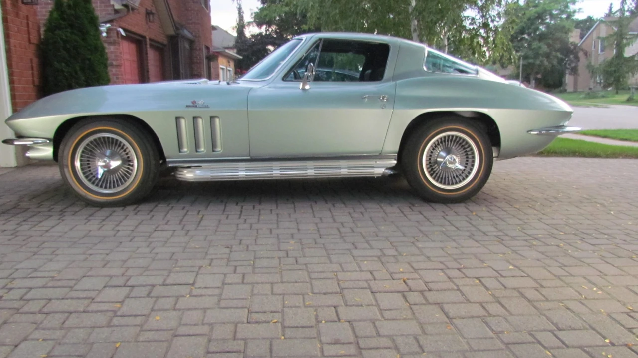 1966 Chevrolet Corvette C2 - Image 23 of 31