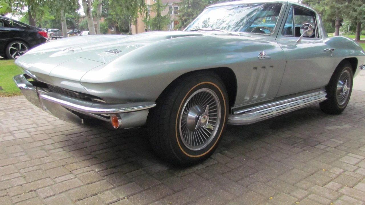 1966 Chevrolet Corvette C2 - Image 24 of 31