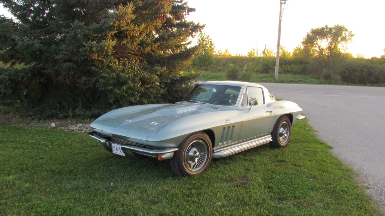 1966 Chevrolet Corvette C2 - Image 2 of 31
