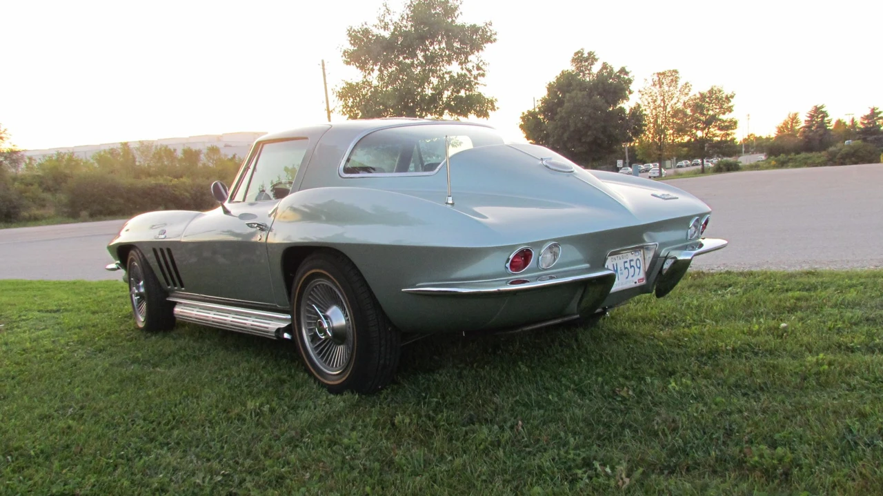 1966 Chevrolet Corvette C2 - Image 10 of 31