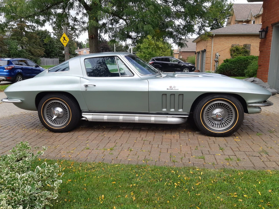 1966 Chevrolet Corvette C2 - Image 17 of 31