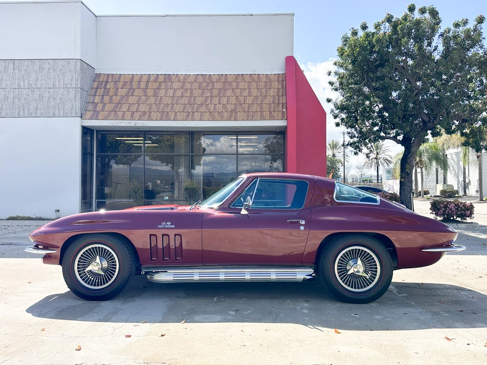 1966 Chevrolet Corvette C2 - Image 4 of 31