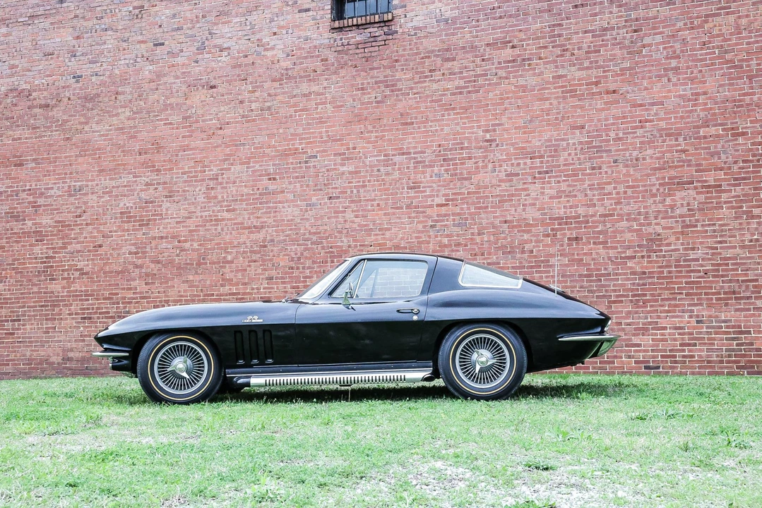 1966 Chevrolet Corvette C2 - Image 7 of 31