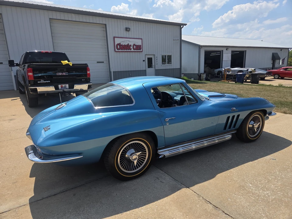 1966 Chevrolet Corvette C2 427 - Image 12 of 31