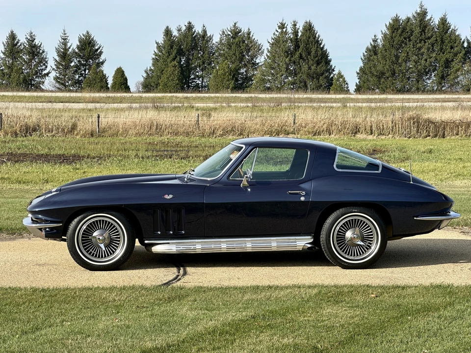 1966 Chevrolet Corvette C2 - Image 10 of 31
