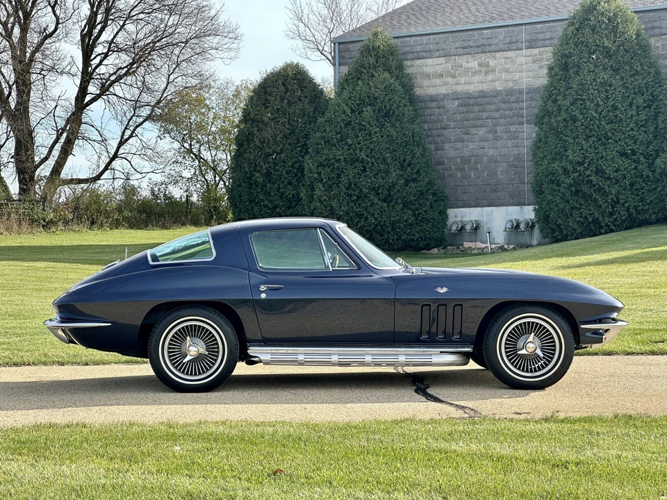 1966 Chevrolet Corvette C2 - Image 19 of 31