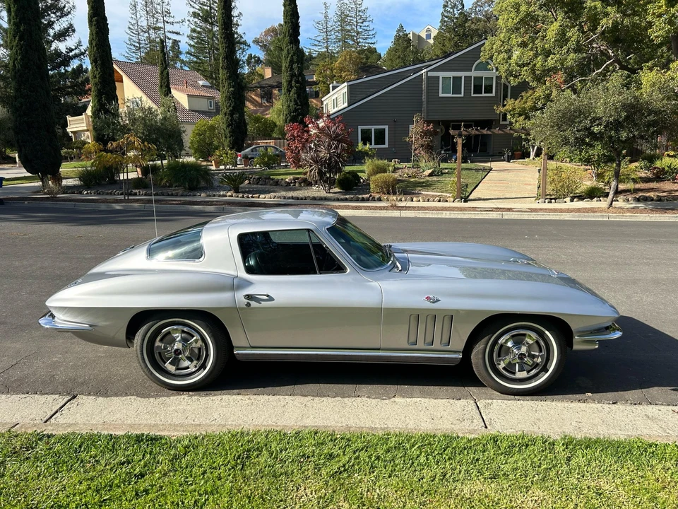 1966 Chevrolet Corvette C2 - Image 6 of 31