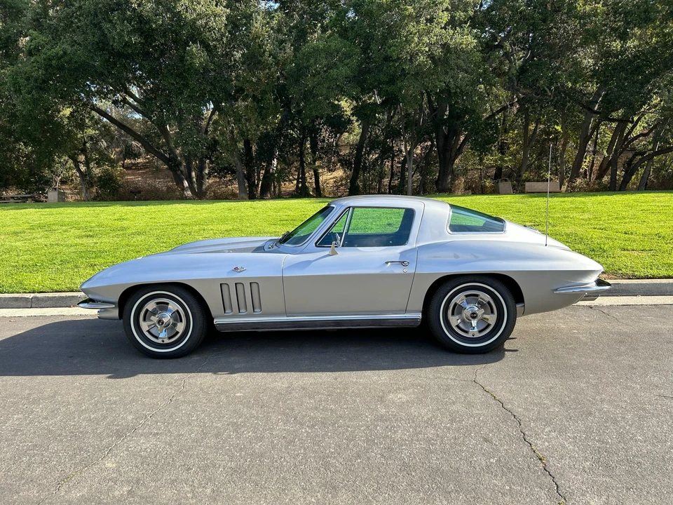 1966 Chevrolet Corvette C2 - Image 4 of 31