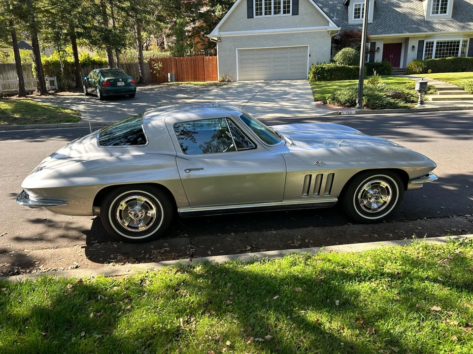 1966 Chevrolet Corvette C2 - Image 25 of 31