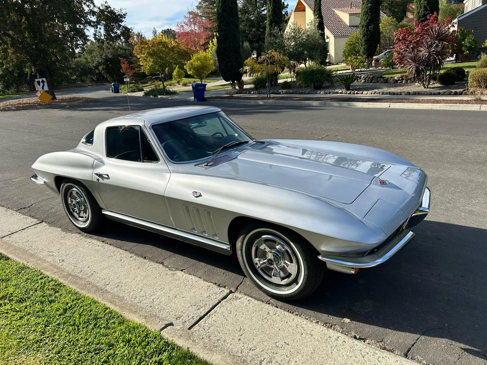 1966 Chevrolet Corvette C2 - Image 2 of 31