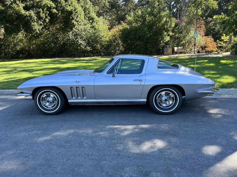 1966 Chevrolet Corvette C2 - Image 11 of 31