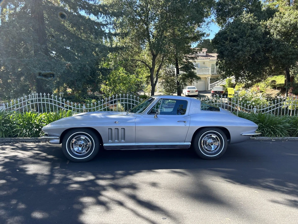 1966 Chevrolet Corvette C2 - Image 12 of 31