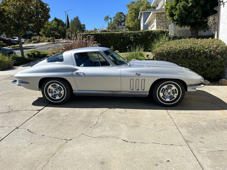 1966 Chevrolet Corvette C2 - Image 24 of 31