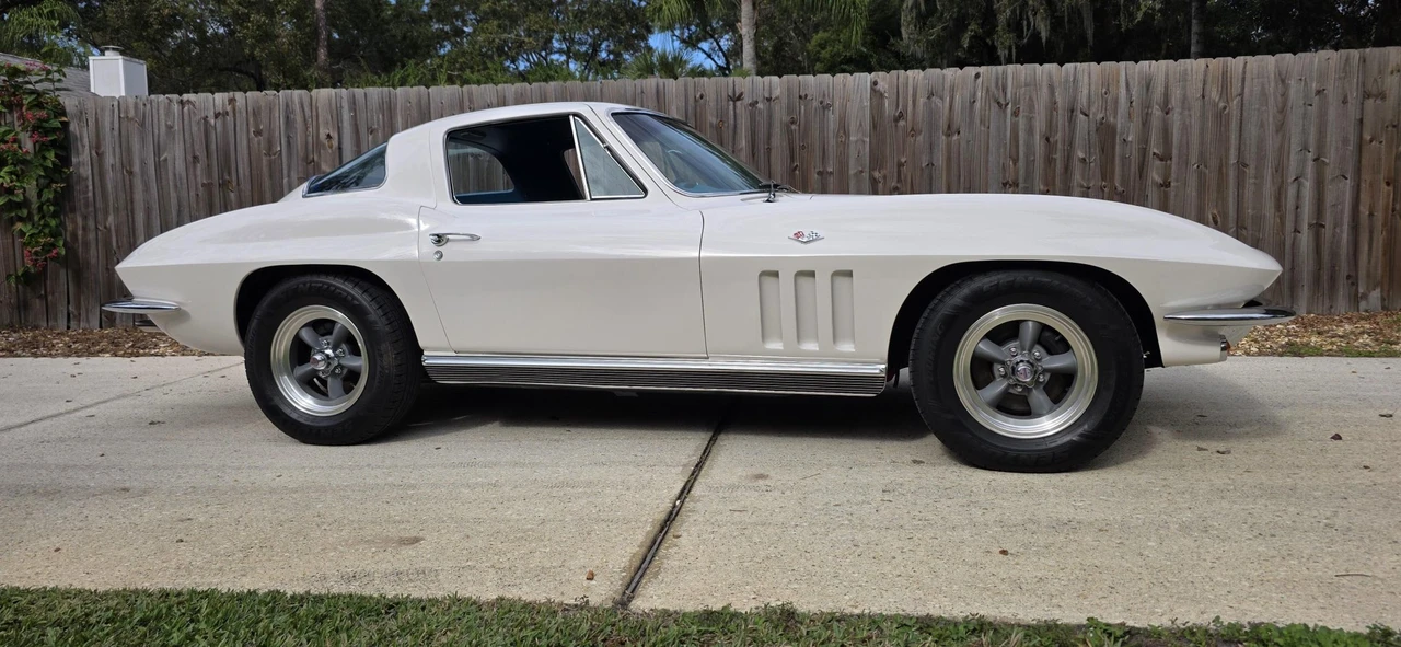 1966 Chevrolet Corvette C2 - Image 19 of 31