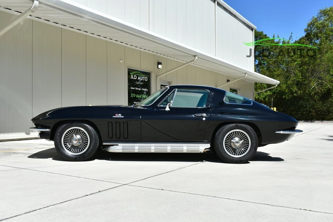 1966 Chevrolet Corvette C2 - Image 3 of 31