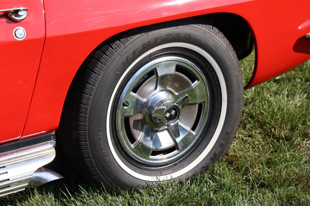 1966 Chevrolet Corvette C2 - Image 26 of 31
