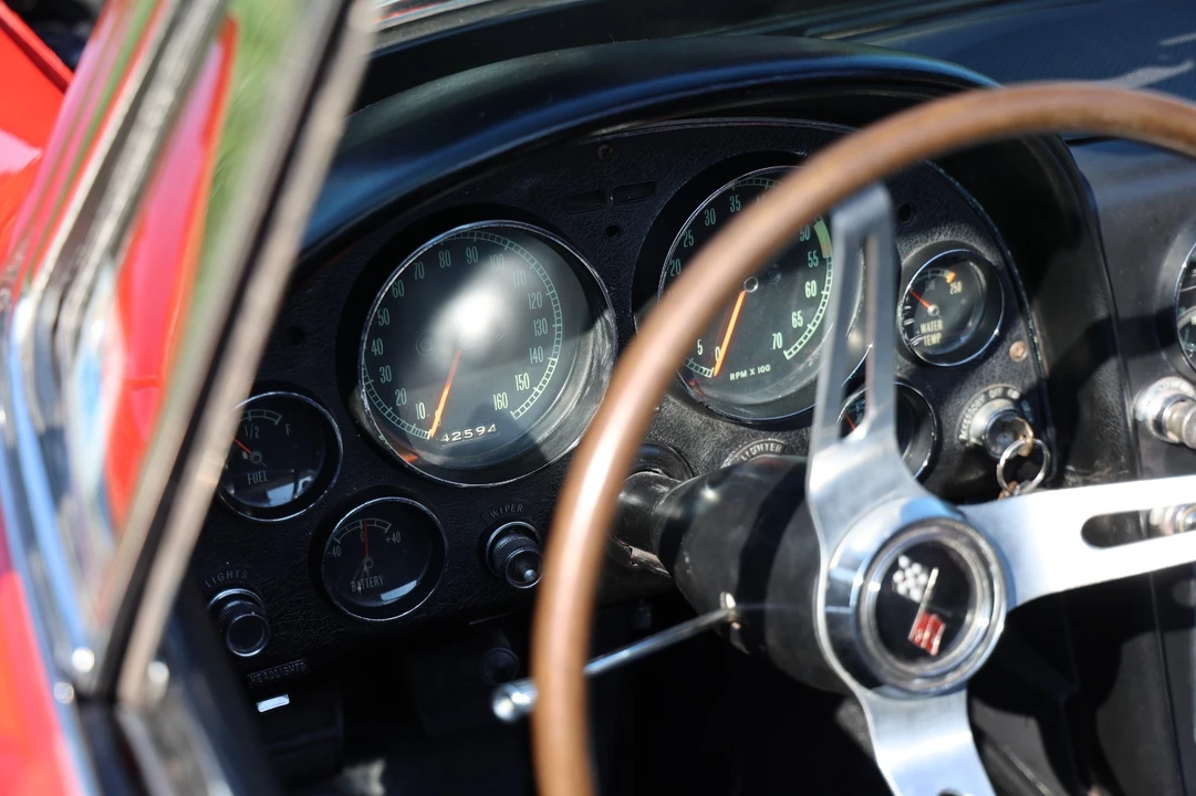 1966 Chevrolet Corvette C2 - Image 12 of 31