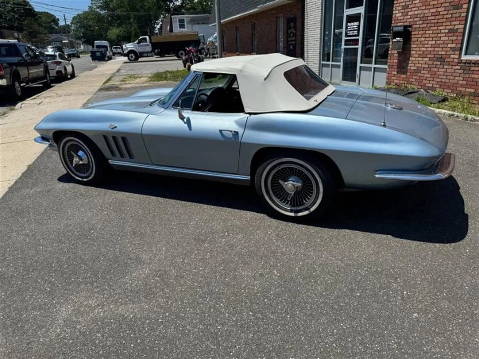 1966 Chevrolet Corvette C2 - Image 10 of 20