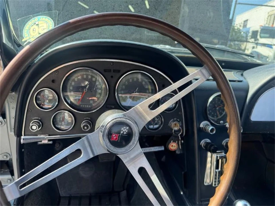 1966 Chevrolet Corvette C2 - Image 11 of 20