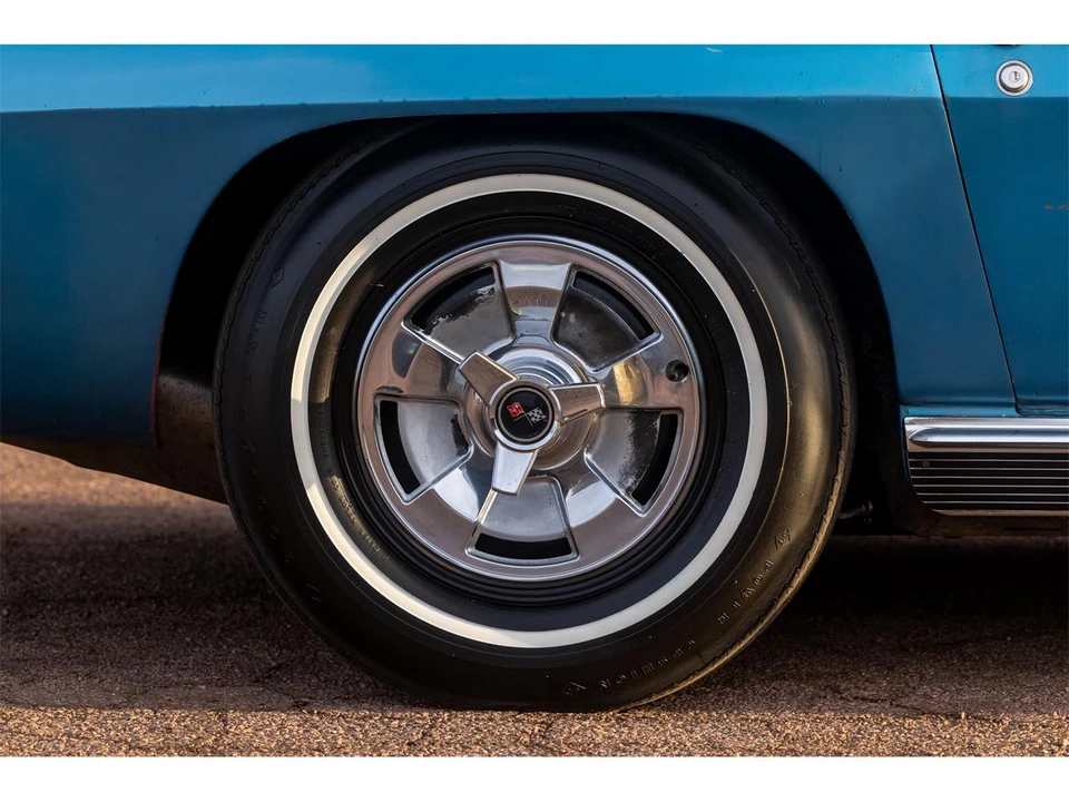 1966 Chevrolet Corvette C2 - Image 19 of 31