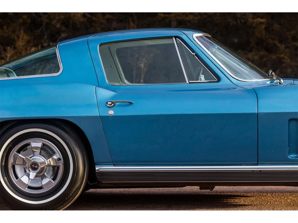 1966 Chevrolet Corvette C2 - Image 25 of 31