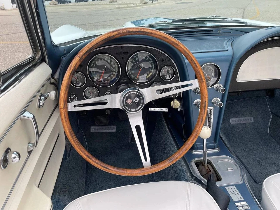 1966 Chevrolet Corvette C2 - Image 9 of 10