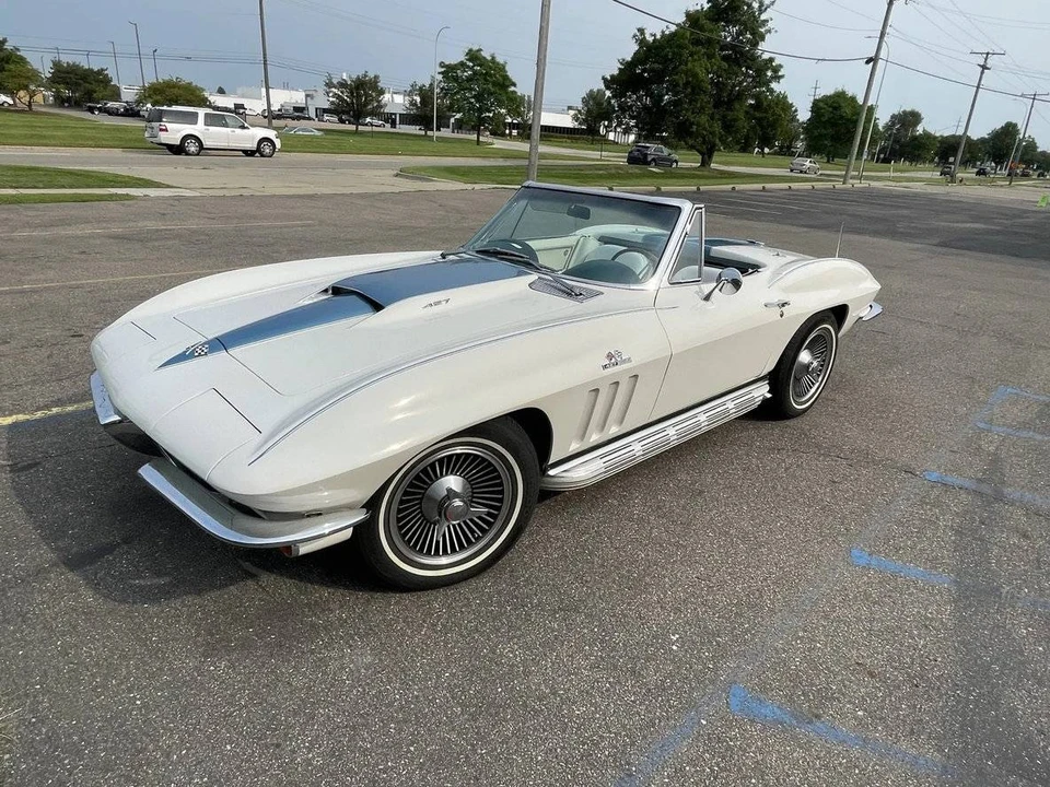 1966 Chevrolet Corvette C2 - Image 4 of 10