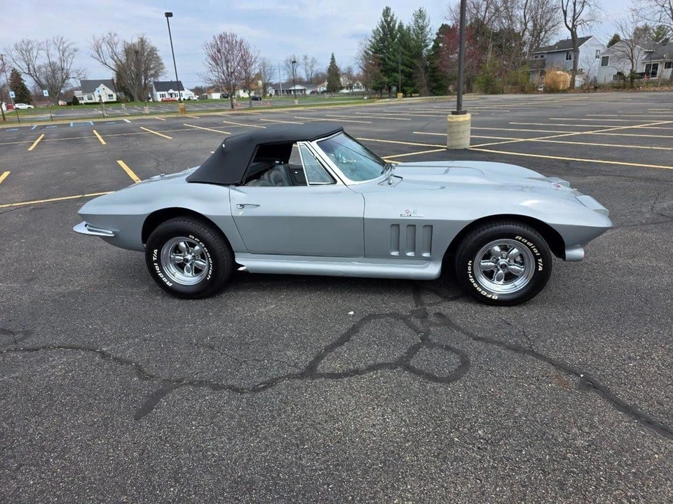 1966 Chevrolet Corvette C2 - Image 19 of 21