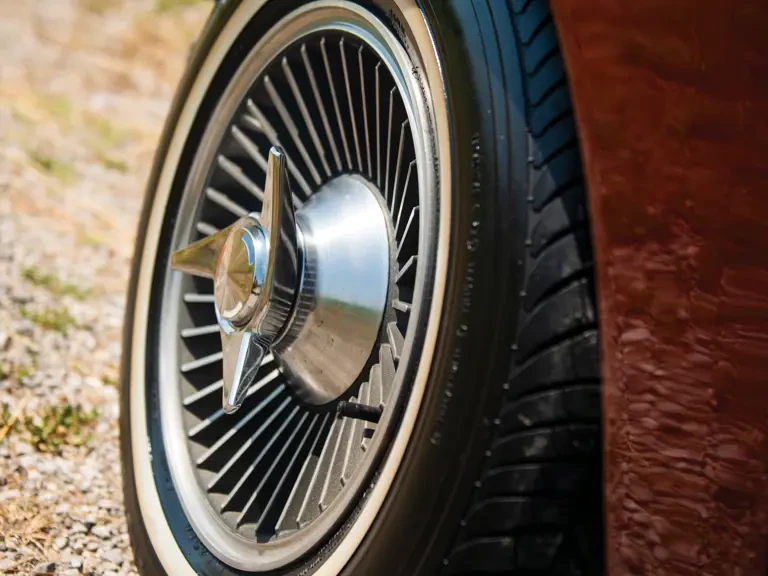 1966 Chevrolet Corvette C2 - Image 19 of 31