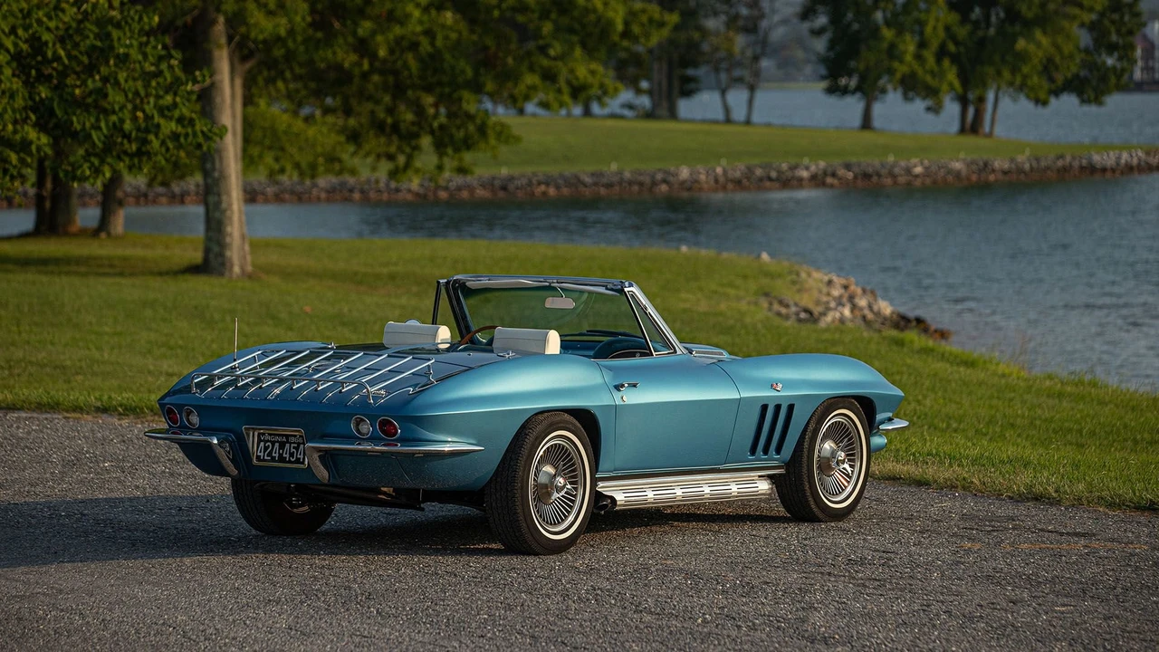1966 Chevrolet Corvette C2 - Image 17 of 31