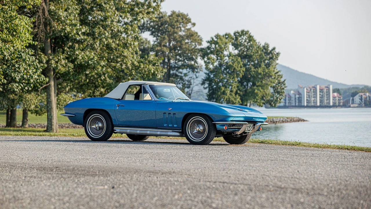 1966 Chevrolet Corvette C2 - Image 19 of 31