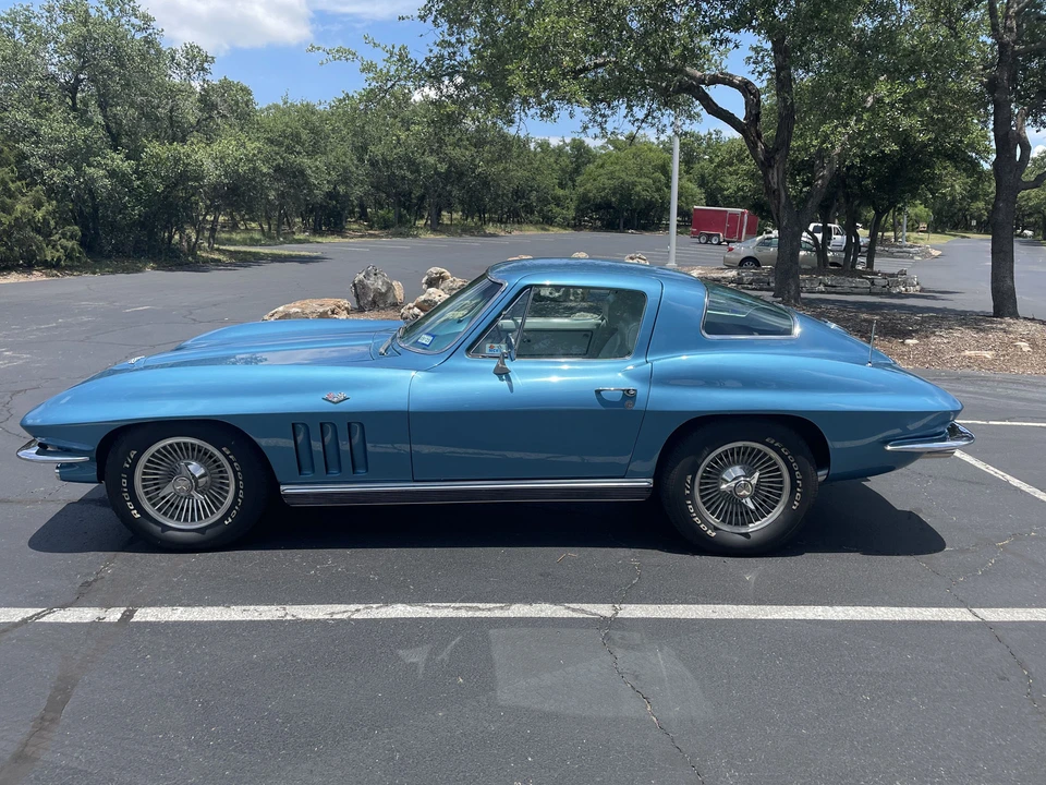 1966 Chevrolet Corvette C2 - Image 5 of 31