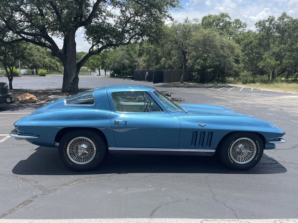1966 Chevrolet Corvette C2 - Image 9 of 31