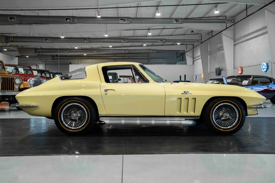 1966 Chevrolet Corvette C2 - Image 9 of 31