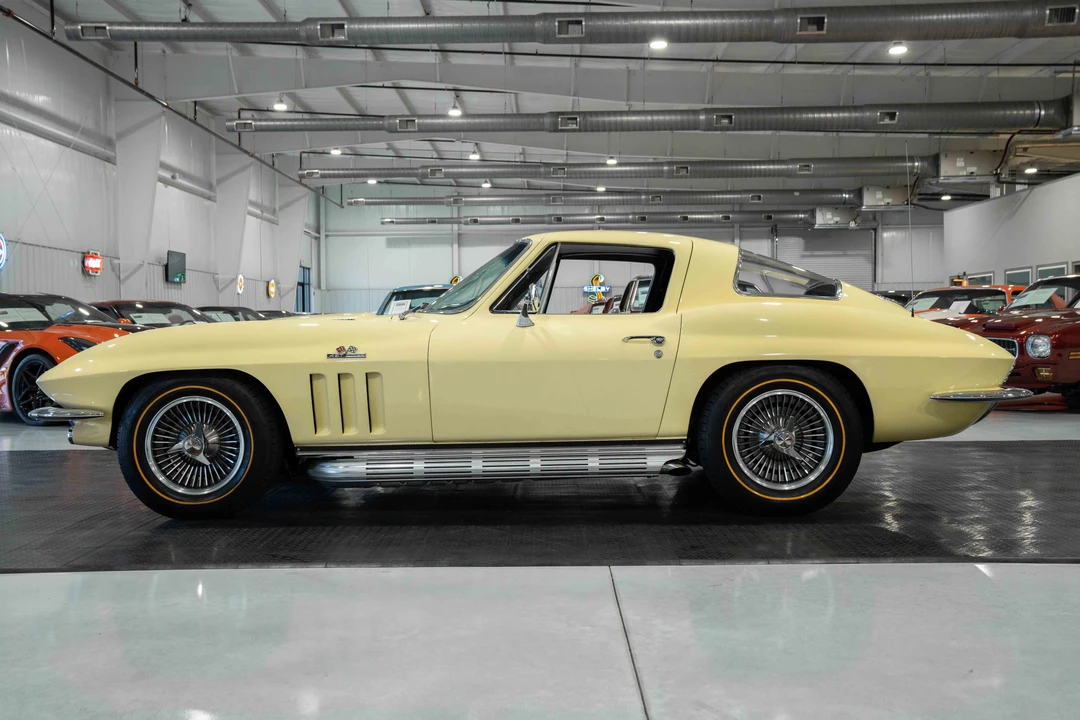 1966 Chevrolet Corvette C2 - Image 2 of 31
