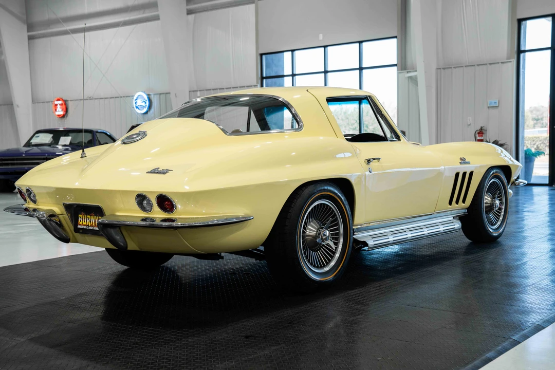1966 Chevrolet Corvette C2 - Image 5 of 31