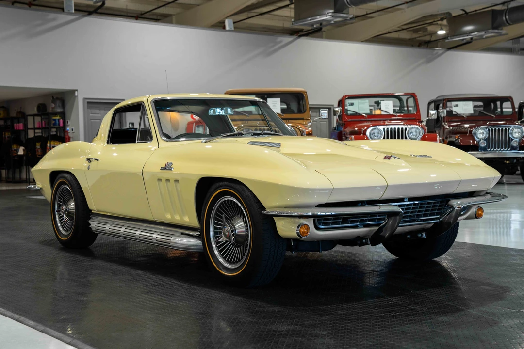 1966 Chevrolet Corvette C2 - Image 10 of 31