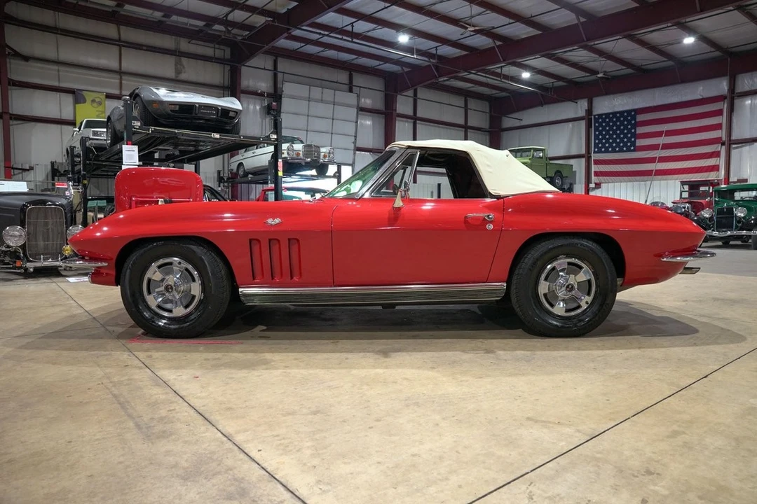 1966 Chevrolet Corvette C2 - Image 19 of 21