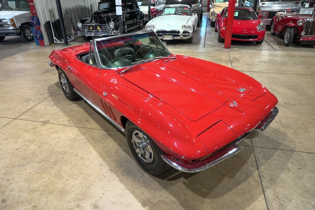 1966 Chevrolet Corvette C2 - Image 14 of 21