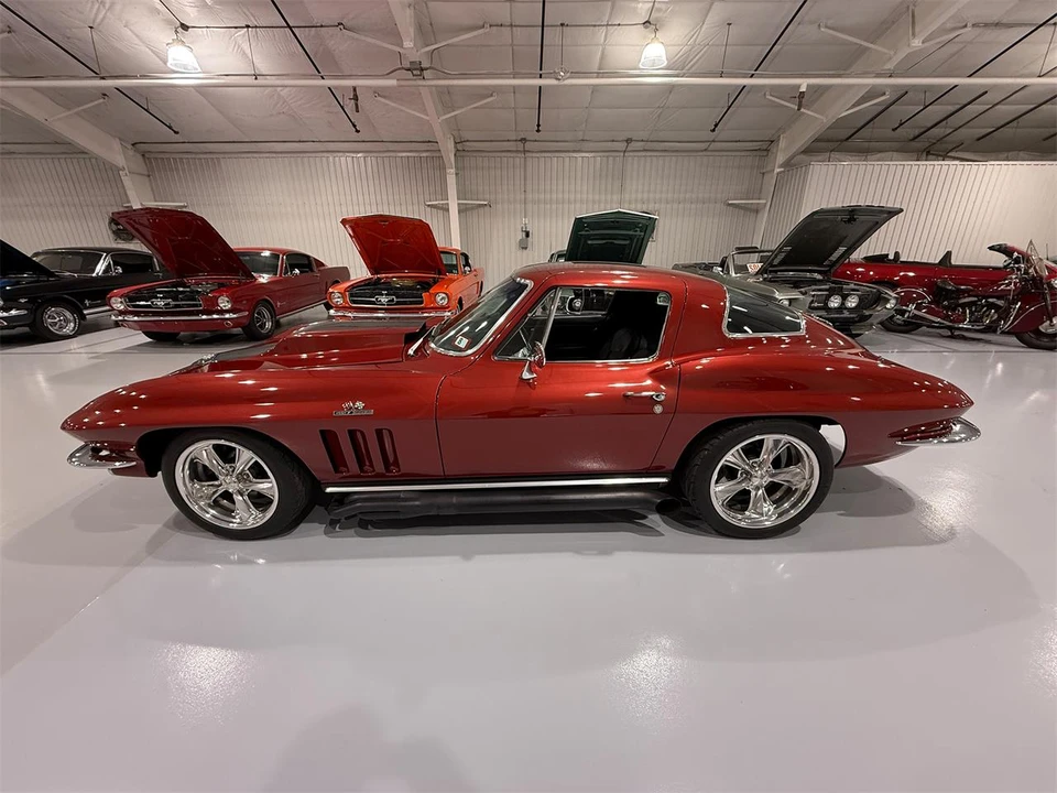 1966 Chevrolet Corvette C2 - Image 2 of 31