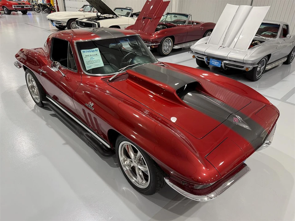 1966 Chevrolet Corvette C2 - Image 11 of 31