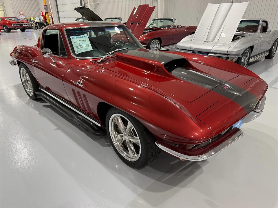 1966 Chevrolet Corvette C2 - Image 10 of 31