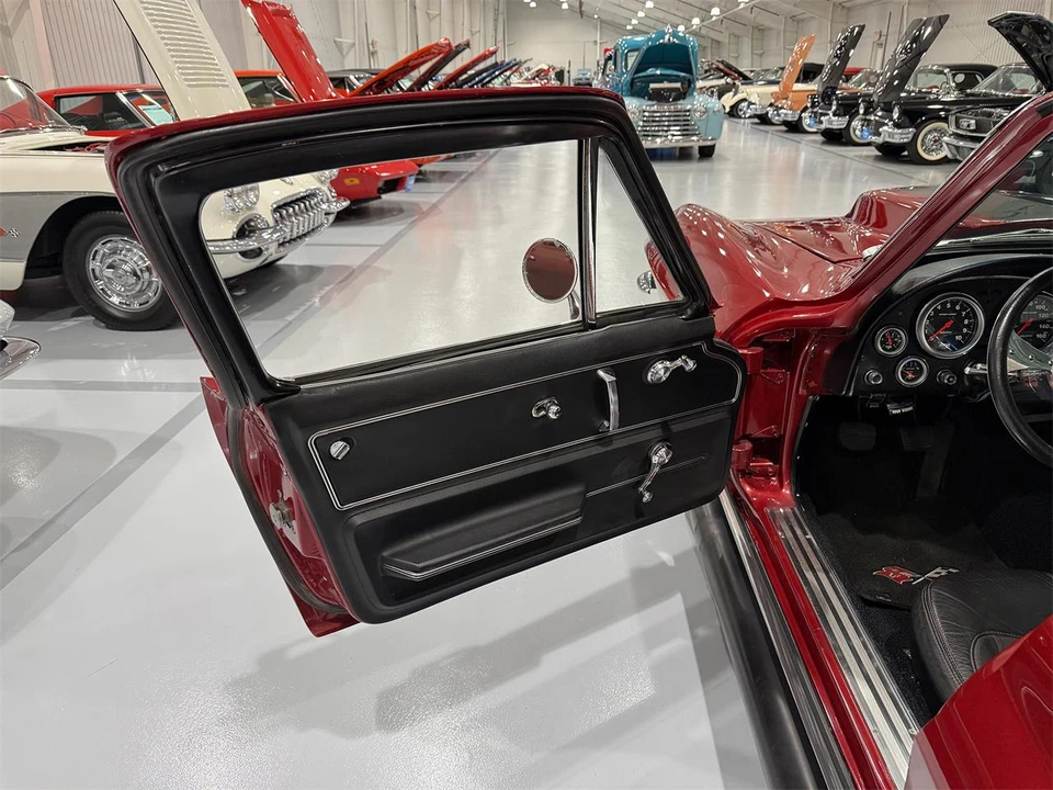 1966 Chevrolet Corvette C2 - Image 21 of 31